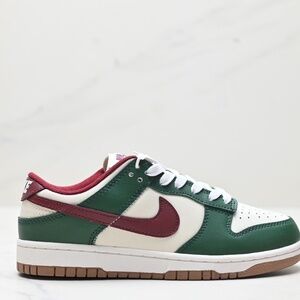 Nike Dunk Sports Shoes